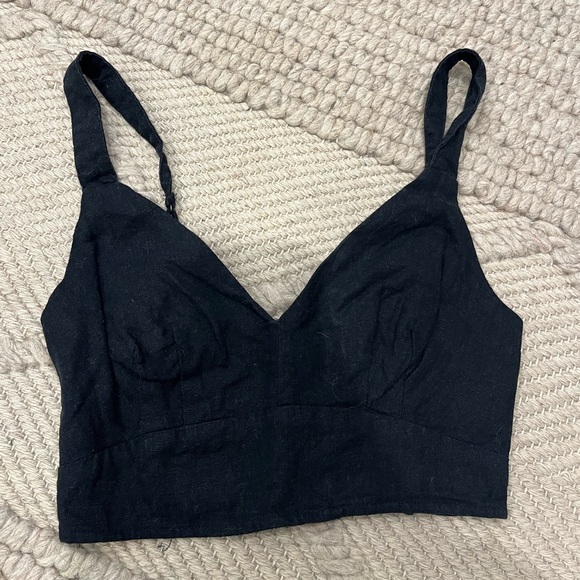 Abercrombie & Fitch Tops - abercrombie and fitch black linen crop top
